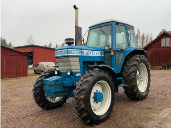 Traktor FORD