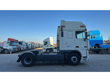 Trækker DAF 95 XF 430 (EURO 2 / BOITE MANUELLE / MANUAL GEARBOX / POMPE MANUELLE / MANUAL PUMP): billede 4