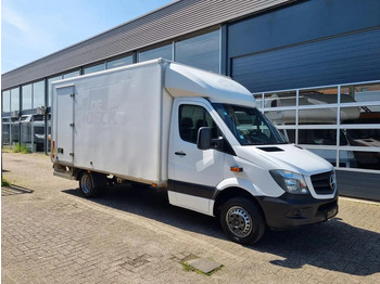 Varebil med kasse MERCEDES-BENZ Sprinter 516