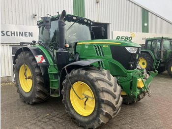 Traktor JOHN DEERE 6215R