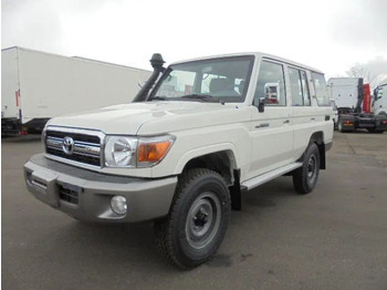 Bil TOYOTA Land Cruiser