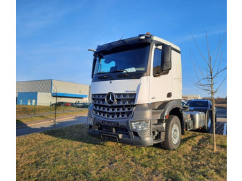 Trækker MERCEDES-BENZ Arocs 1851