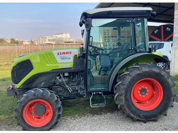 Traktor CLAAS Nexos