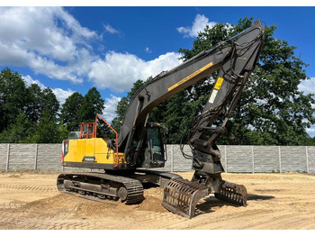 Bæltegravemaskine VOLVO EC220DL