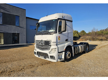 Trækker MERCEDES-BENZ Actros 1843