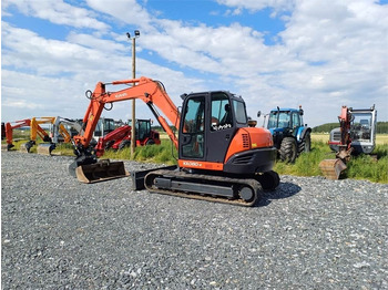 Minigravemaskine Kubota KX080 Kallistajalla: billede 3