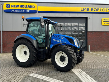 Traktor NEW HOLLAND T5