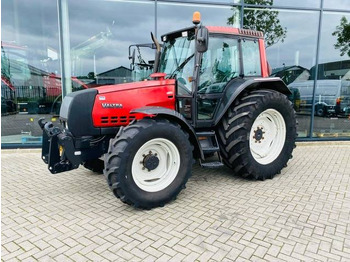 Traktor VALTRA 6850