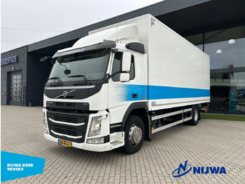 Lastbil med presenning VOLVO FM 330