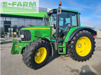 Traktor JOHN DEERE 6220