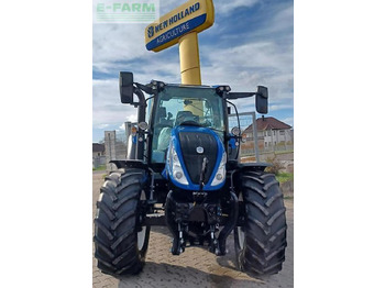 Traktor NEW HOLLAND T5