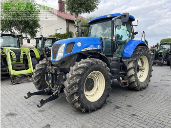 Traktor NEW HOLLAND T7000