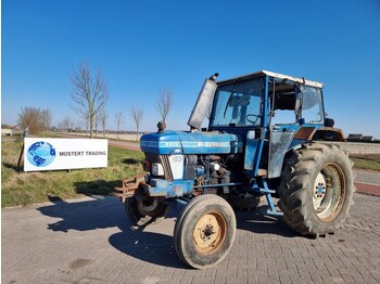 Traktor FORD