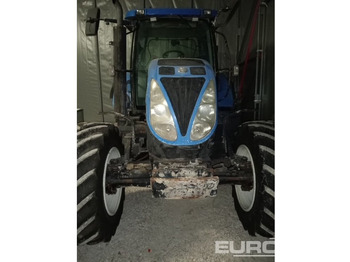 Traktor NEW HOLLAND T6000