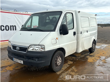 Varebil med kasse FIAT Ducato