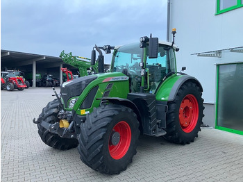 Traktor FENDT 724 Vario