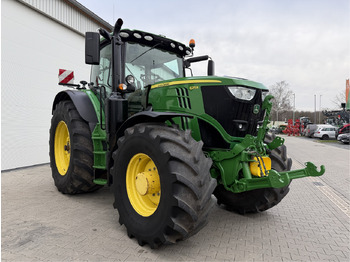 Traktor JOHN DEERE 6215R