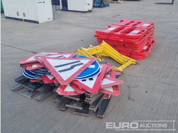 Bygningsudstyr Bundle of Road Signs, Safety Barrier & Metal Fencing: billede 5