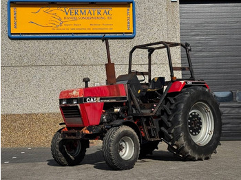 Traktor CASE IH