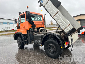 Lastbil UNIMOG U400