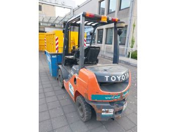 Diesel gaffeltruck TOYOTA FDF 25