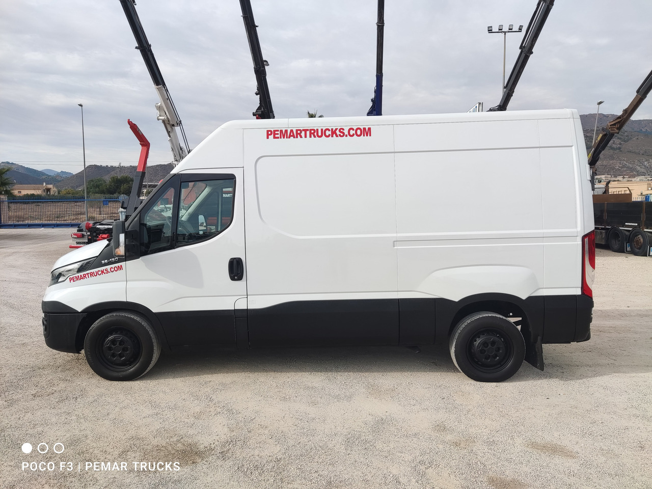 Leje en IVECO DAILY 35S13 130 CV FURGONETA L2 H3 IVECO DAILY 35S13 130 CV FURGONETA L2 H3: billede 13