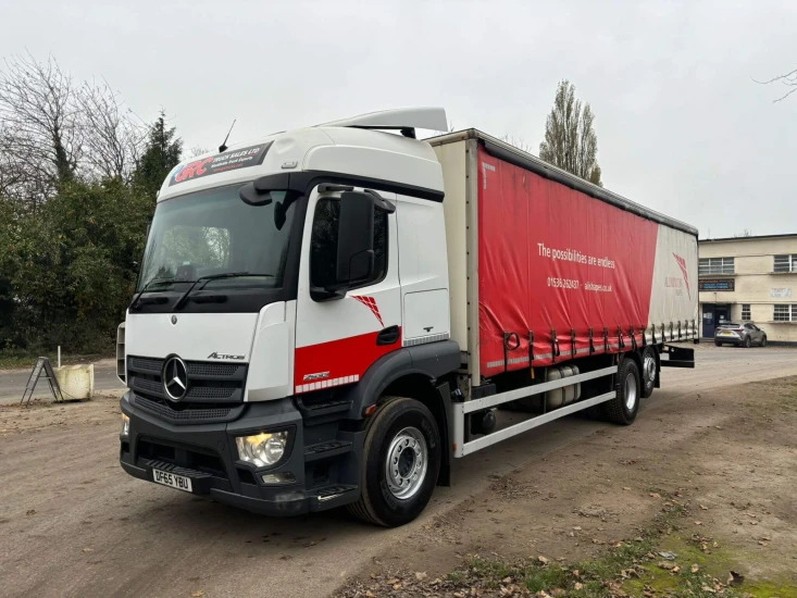 Lastbil med presenning 2016 Mercedes Actros 2533 Curtainside Truck YBU Actros: billede 10