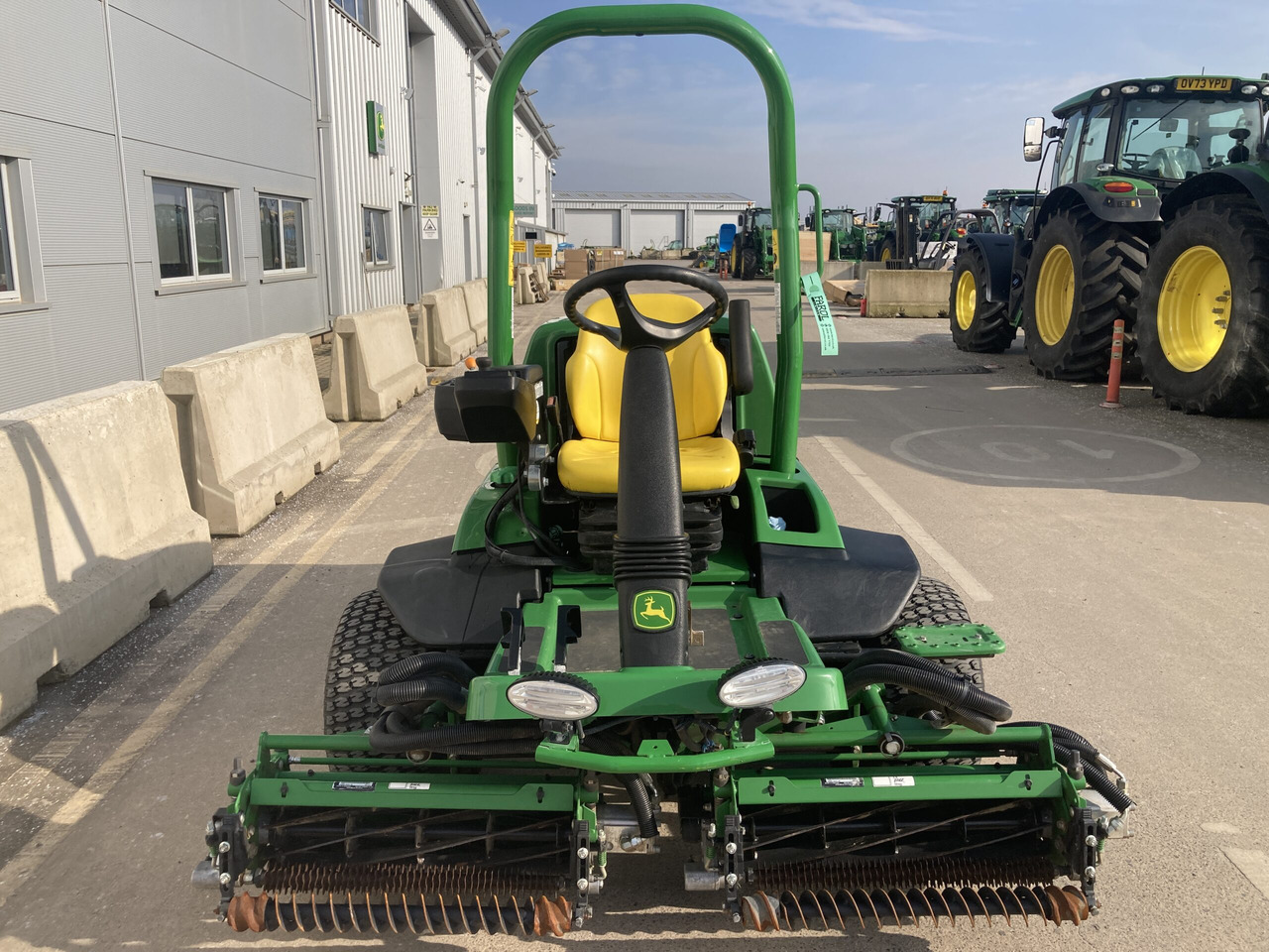 Leje en  John Deere 7200A utility triple mower John Deere 7200A utility triple mower: billede 8