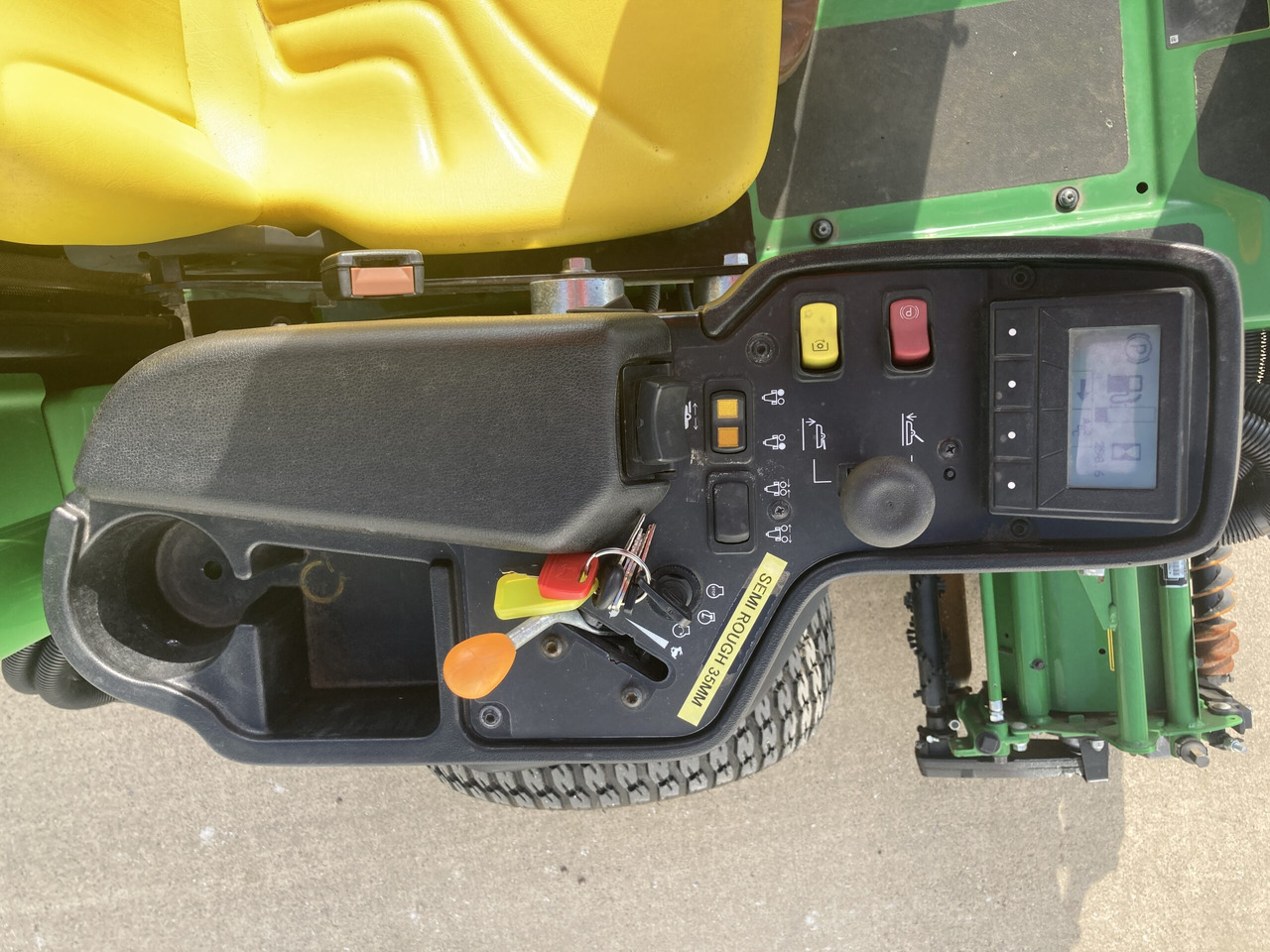 Leje en  John Deere 7200A utility triple mower John Deere 7200A utility triple mower: billede 10