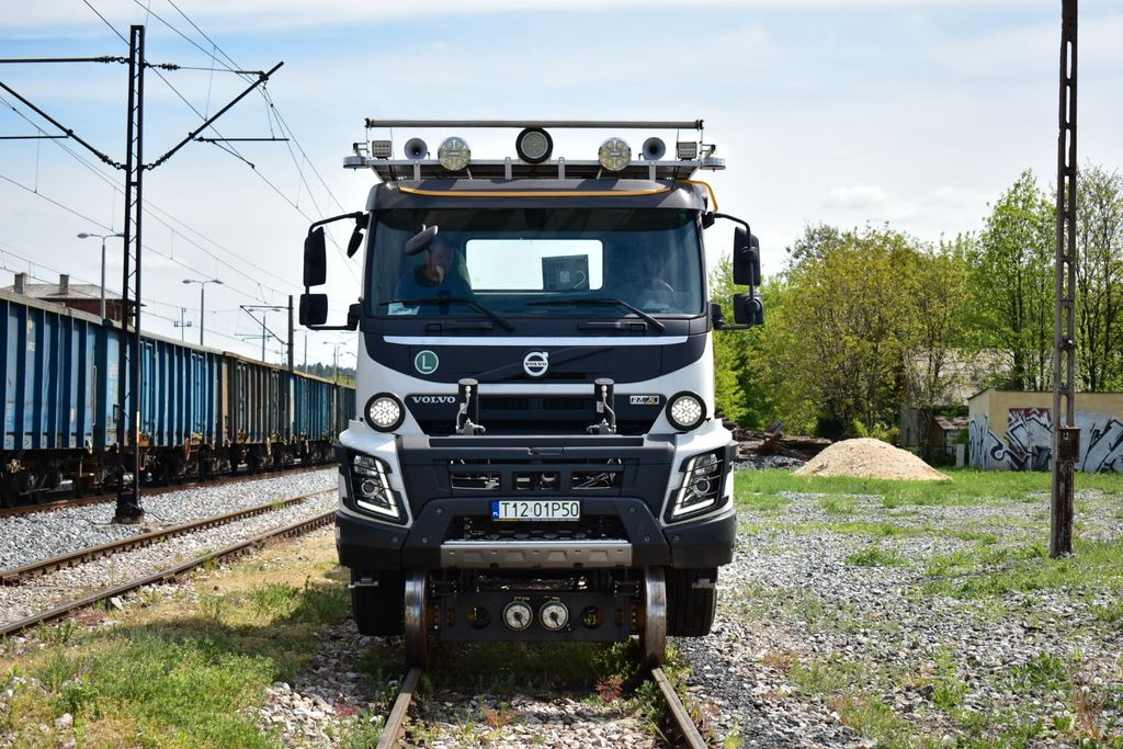 Containerbil/ Veksellad lastbil, Lastbil med kran Volvo NEW FMX 8x4 RAIL ROAD SCHIENEN TWO WAY: billede 8