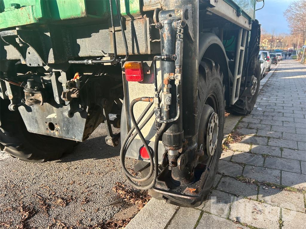 Lastbil med kran 1981 Daimler-Benz Unimog U 1700: billede 25