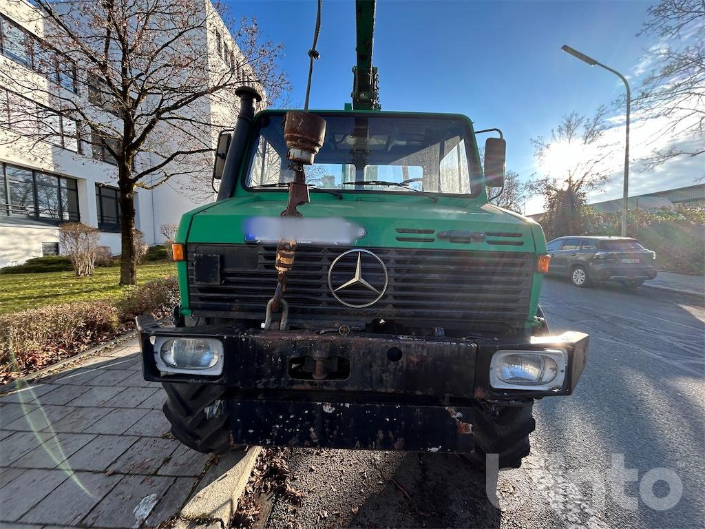 Lastbil med kran 1981 Daimler-Benz Unimog U 1700: billede 8