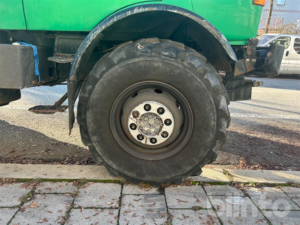 Lastbil med kran 1981 Daimler-Benz Unimog U 1700: billede 13